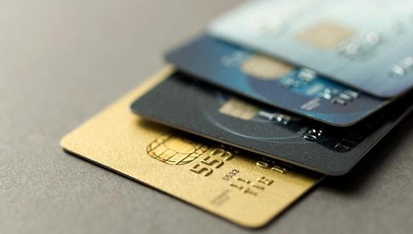 Kredi kartı kullanımında yarı yarıya artış