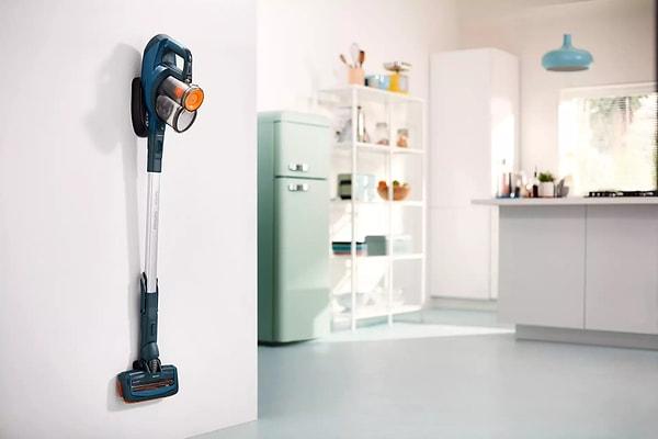 Kullanıcılar, ürünün etkili temizlik performansını ve kullanım kolaylığını övüyor. Hafif ve taşınabilir olması sayesinde ev temizliğini daha keyifli hale getirdiğini belirtiyorlar.