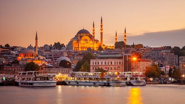 7. "Türkler gerçekten 'hayır' diyemiyor! Eşim ve benim Türkiye'ye taşınma sürecimizde en tuhaf karşıladığımız özelliklerden biri buydu. İyi niyetleri ve yardım etme istekleri çok yüksek!"