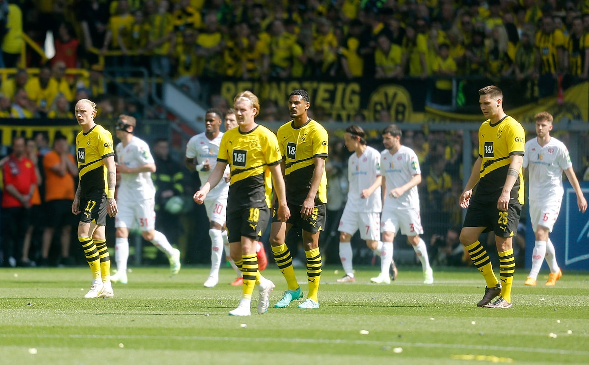 Вильярреал боруссия дортмунд прямой эфир. Боруссия дортмунд 2023. «боруссия» - «аугсбург» - 5:1. Боруссия (футбольный клуб, дортмунд). Пари сен-жермен - боруссия дортмунд матч.
