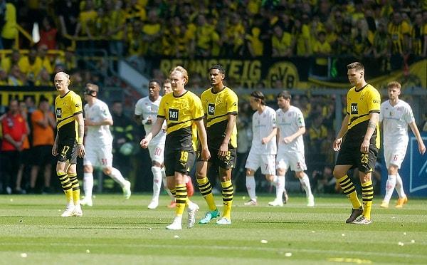 Şampiyon olmak için evinde Mainz 05 karşısında kazanması gereken Borussia Dortmund 2-2 berabere kaldı.