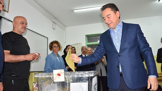 Oyunu Kullanan Babacan: "Ümit Ediyorum Demokrasinin Daha da İlerlemesine Vesile Olur"