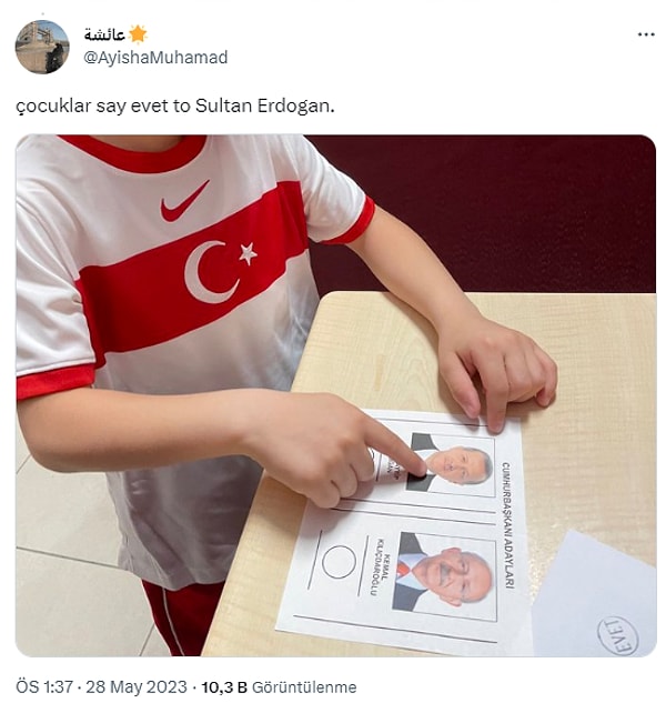 Yine bir çocuğun kullanıldığı görselde Erdoğan'ı işaret ettiği belirtiliyor.