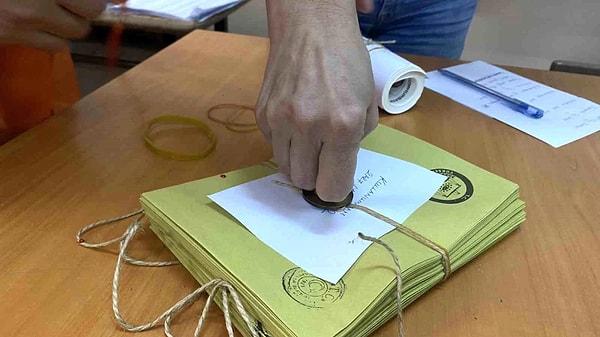 Oylar sayılmaya devam ederken bir tweet gazeteci Fatih Altaylı'dan geldi.