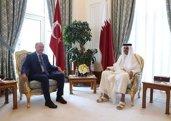 Henüz resmi açıklama gelmese de Erdoğan'a ilk tebrik ise Katar Emiri Şeyh Tamim Bin Hamad Al Sani'den geldi.