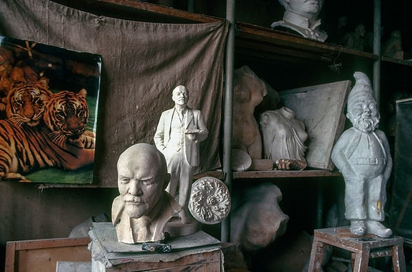 19. Завод по производству статуй и памятников Ленину, Москва, 1989, СССР