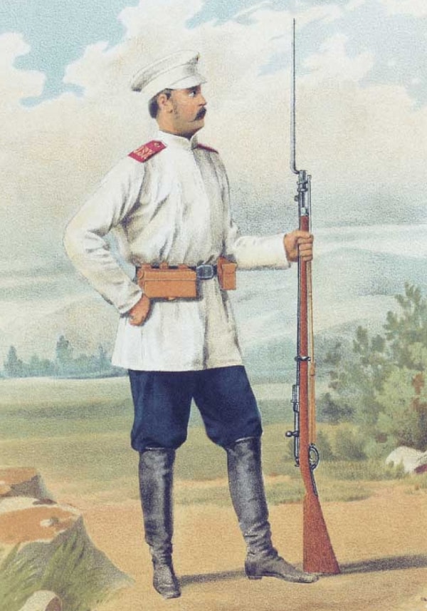 В армейском гардеробе гимнастерка появилась примерно в 1869 году. Тогда она была летним вариантом формы Туркестанского военного округа