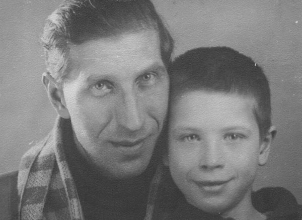11. Сергей Филиппов с сыном Юрой