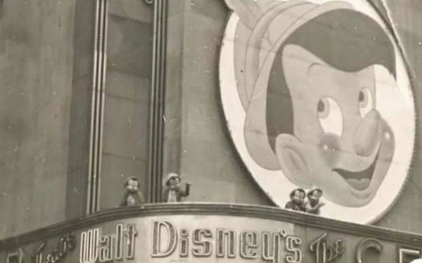 6. В 1940 году Дисней нанял несколько «маленьких людей», чтобы они в костюмах Пиноккио махали людям на премьере «Пиноккио»