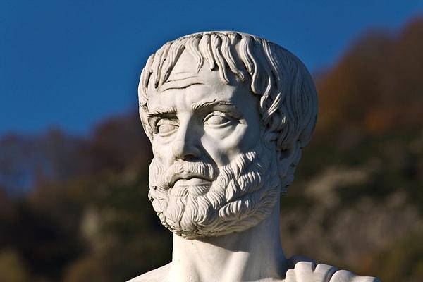 17. Aristoteles ayrıca Helenistik Makedon krallığının kralı Cassander ve Batlamyus'un da öğretmeniydi.