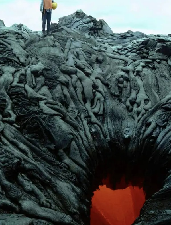 18. Лавовая яма, похожая на ворота в ад: