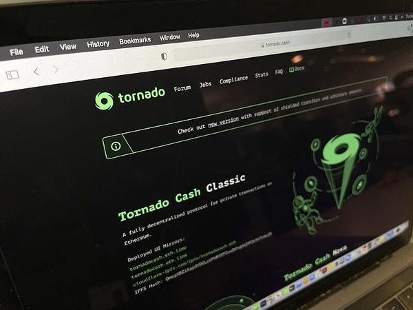 Kripto para işlemlerinde kullanıcılara gizlilik sağlayan Tornado Cash platformu, saldırganlar tarafından ele geçirildi.
