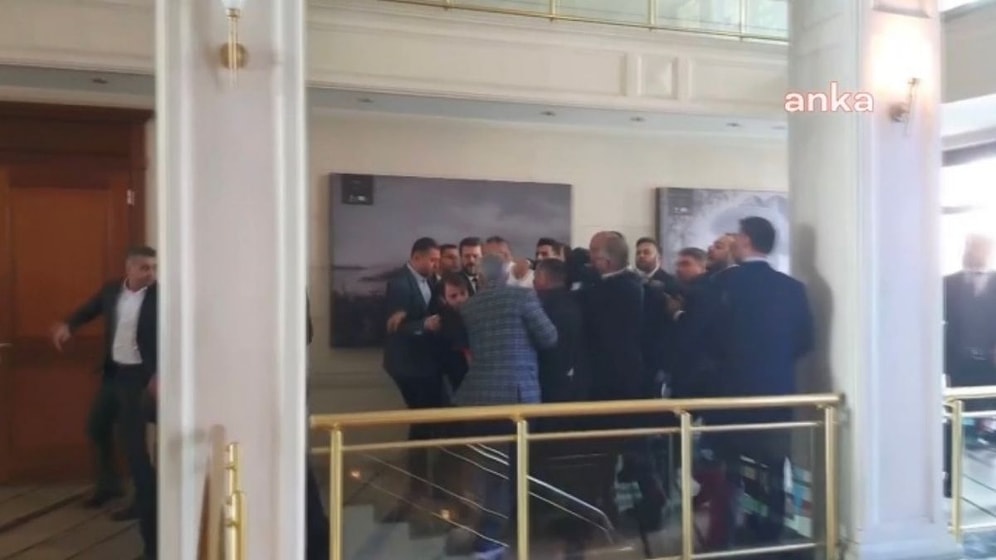 AK Partili Meclis Üyeleri Gazeteci Ali Macit'i Darp Etti