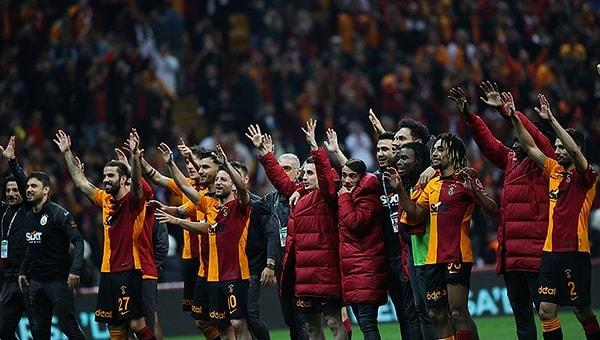 5 Ağustos 2022'de başlayan Süper Lig 2022-23 sezonunun son aylarında şampiyonluk için vites yükselten Galatasaray, bu akşam Ankaragücü ile gerçekleşen maçtan 4-1 galip ayrılarak 23. şampiyonluğunu ilan etti!