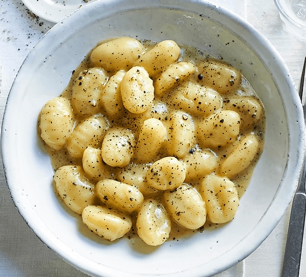 2. Meşhur İtalyan lezzetlerinden biri olan Gnocchi'nin ana malzemesi nedir peki?