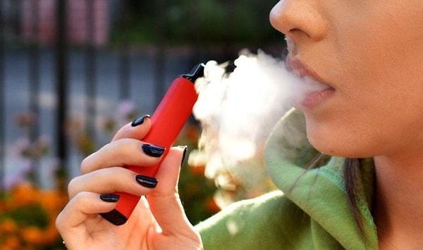Son yıllarda sigara kullananların alternatif olarak gördüğü e- sigara üretimi oldukça arttı. Satışı yasak olmasına rağmen e-sigaralar merdiven altı üretim tekniğiyle üretiliyor ve 'zararsız' olarak nitelendirilerek satışı özendiriliyor.