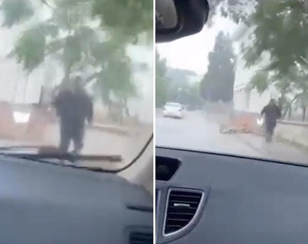İzmir'in Buca ilçesinde bir grup genç araçlarıyla giderken, yol kenarındaki bir vatandaşı bilerek ıslattılar.