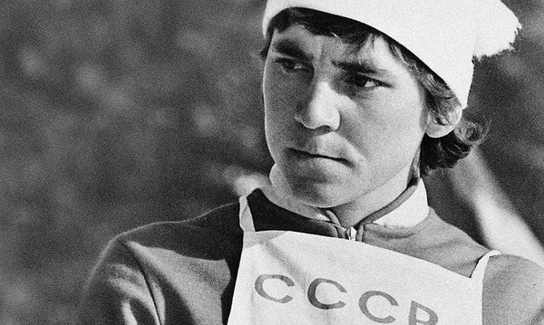 10. В каком виде спорта прославилась легендарная советская спортсменка Раиса Сметанина?