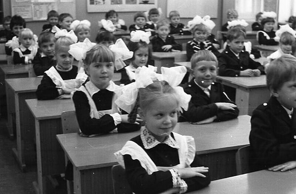 9. За школьной партой.