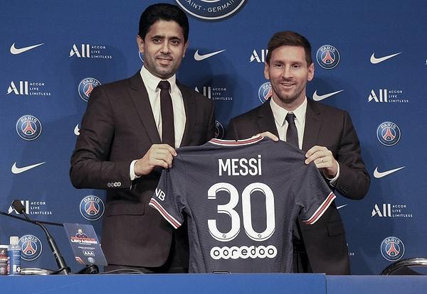 Barcelona'dan ekonomik sorunlar nedeniyle 2021'de ayrılmak zorunda kalan Messi, 2021/22 sezonunun başında PSG'ye imza atmıştı.