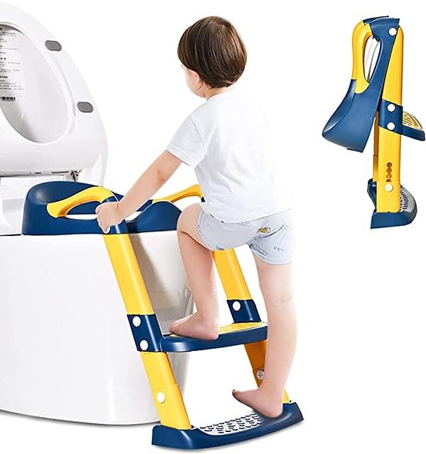 6. Güvenli ve rahat ergonomik tasarıma sahip olan, altta kaymaz ayak pedleri ile bebeğinizin düşmesini engeller ve rahat bir tuvalet deneyimi sunar.