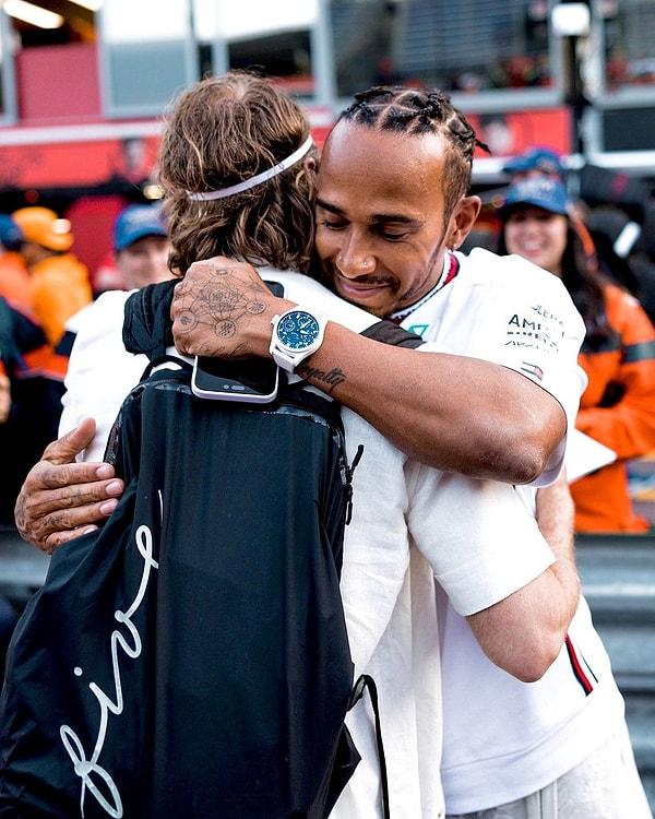 21. Lewis Hamilton eski dostu Sebastian Vettel ile karşılaşıyor.