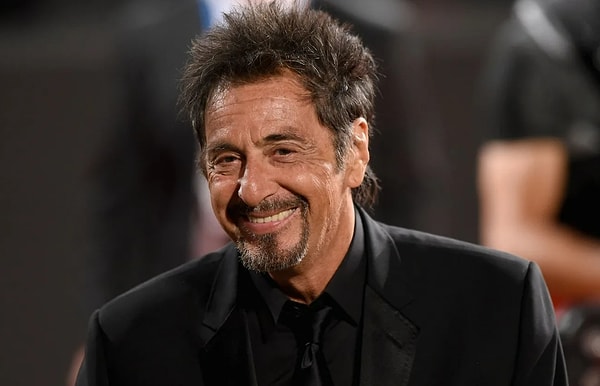 83-летний артист убежден, что бесплоден, и не верит, что это его ребенок, поэтому требует сделать тест на отцовство