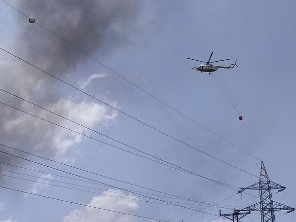 Bölgeye çok sayıda itfaiye ekibi ile 3 yangın söndürme helikopteri yönlendirildi.