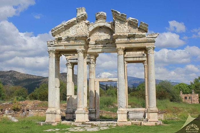 The Ancient City of Aphrodisias: Marble Sculptures and Stadium
