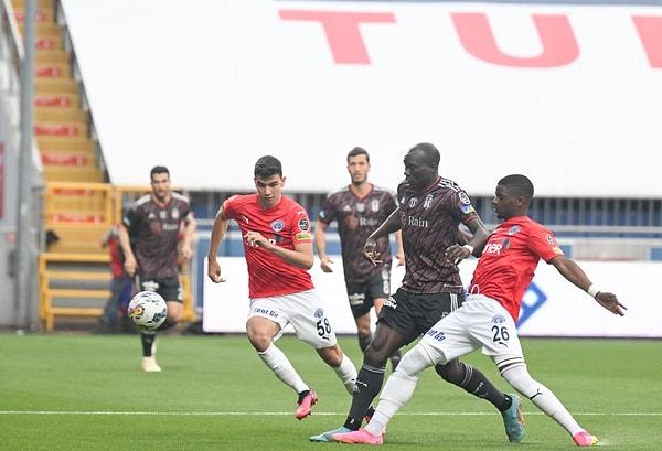 Spor Toto Süper Lig'de Kasımpaşa, sahasında Beşiktaş'ı ağırladı.