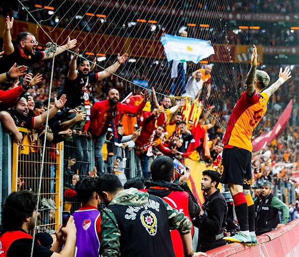 Kalan dakikada başka gol olmadı ve Galatasaray, Fenerbahçe karşısında 3-0 kazanarak şampiyonluk kutlamalarına başladı.