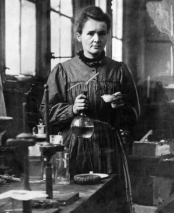 5. Marie Curie (1867 - 1934)