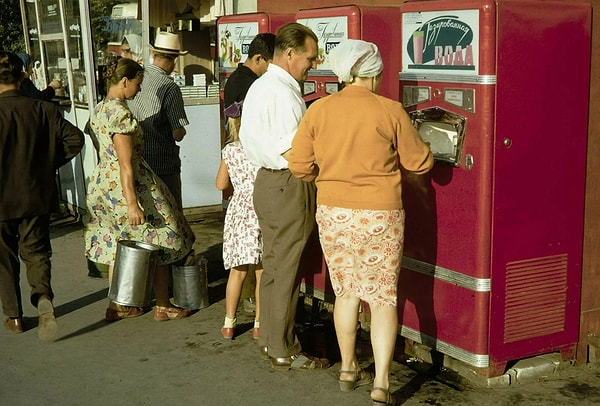 3. Сколько стоил стакан газировки без сиропа?