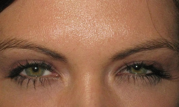 5. Как правильно называется расстояние между бровями?