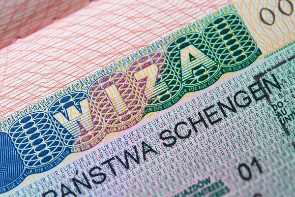 2022 yılının aynı döneminde ise 60 bin Schengen vizesi ve 16 bin ulusal vize verilmişti.