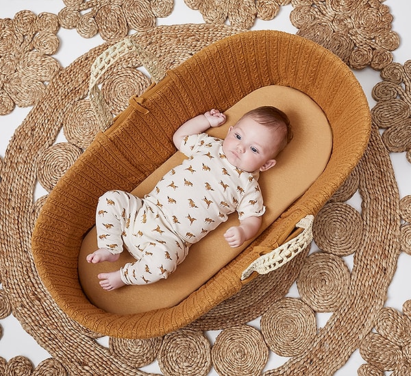 Bebeklerin ilk ayları için ideal olan sepet beşikler çok yer kaplamamasıyla tercih sebebi.