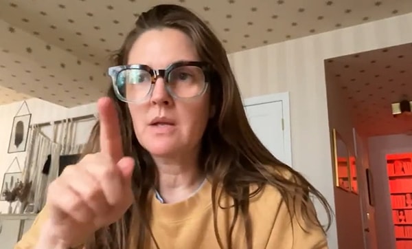 Разгневанная звезда попыталась объяснить свои предудыщие слова: