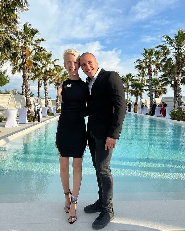 Хотя с самого детства Деяна понимала, что она инвалид, это не помешало ей жить полной жизнью