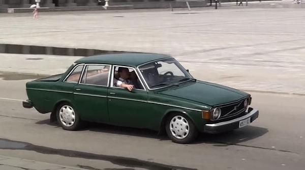 1974 yılında İsveç hükümeti Kuzey Kore'nin isteği üzerine bin adet farklı renkte Volvo 144 göndermeyi kabul etti.