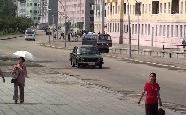 Ayrıca bugün hala Kuzey Kore'yi ziyaret etmeye giden turistler bu araçların videolarını ve fotoğralarını paylaşıyor.