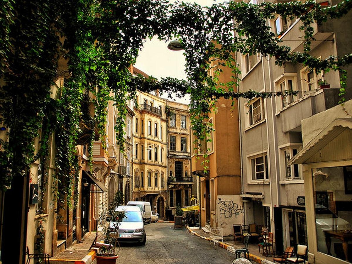 французская улица стамбул