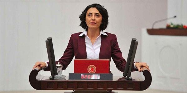 CHP Bursa Milletvekili Nurhayat Altaca Kayışoğlu, geçtiğimiz sene şarkıcı Aynur Doğan'ın konserinin iptal edilmesine tepki olarak TBMM Genel Kurulu'nda söz almıştı, belki hatırlarsınız.