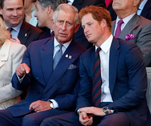 Гарри закончил тем, что считает насмешки над его происхождением «крайне несмешными», добавив, что СМИ «не могут насытиться» спекуляциями. «Может быть, им было так легче жить, надсмехаясь над жизнью молодого принца», — написал он