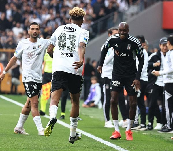 Karşılaşmaya hızlı başlayan Beşiktaş 6. dakikada Gedson Fernandes'in golüyle rakibi Konyaspor karşısında 1-0 öne geçti.