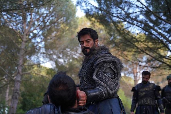 Kuruluş Osman dizisinin son bölümünde Nayman, Osman Bey'i yaralamakta kararlıdır. Bunun içinde Osman Bey'in kızı Fatma'yı yakalamaya çalışır.
