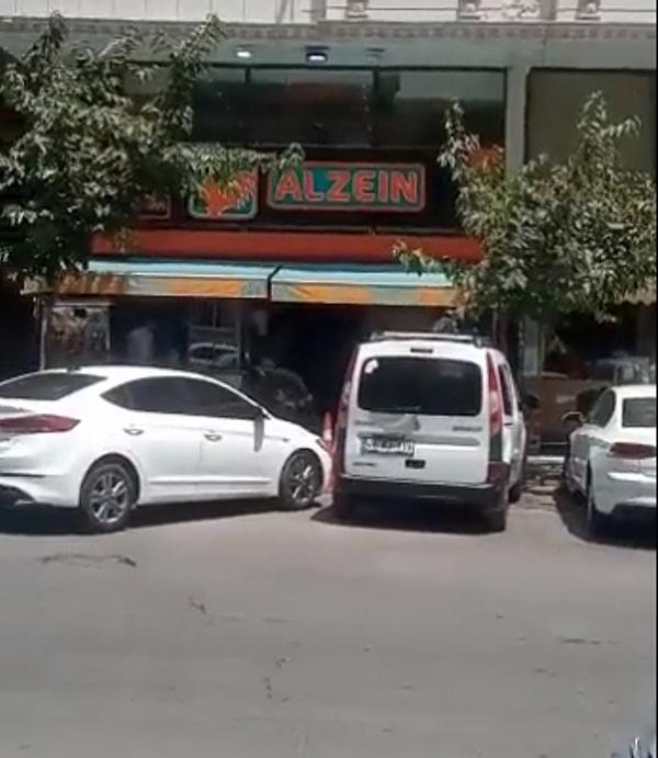 Gazeteci Mehmet Yetim'in sosyal medya hesabında paylaştığı görüntülerde Suriyeli birinin işlettiği restoranın hizmet vermeye tekrar başladığı görülüyor.