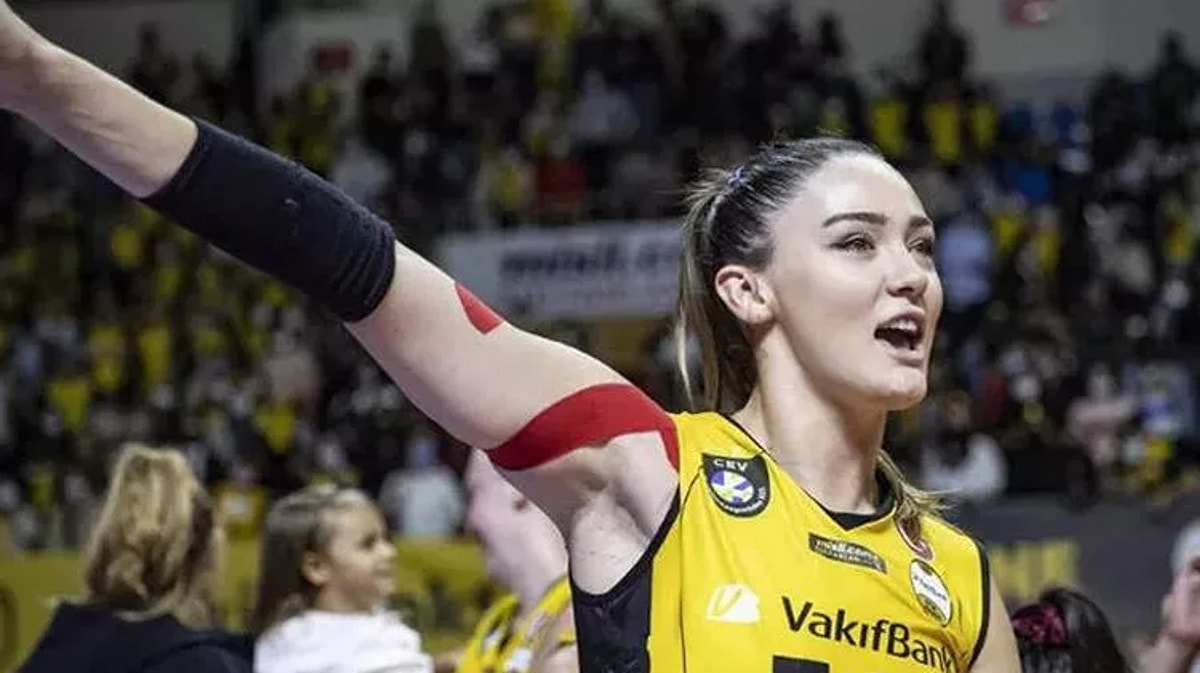 Zehra Güneş A Rising Star in Turkish Volleyball