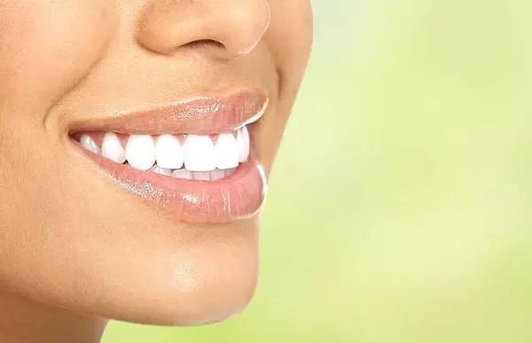 Dişler, mine, dentin, pulpa, dişeti ve çene kemiği gibi farklı dokuların birleşimiyle oluşur. Bu karmaşık yapının iyileşme süreci de daha karmaşıktır.