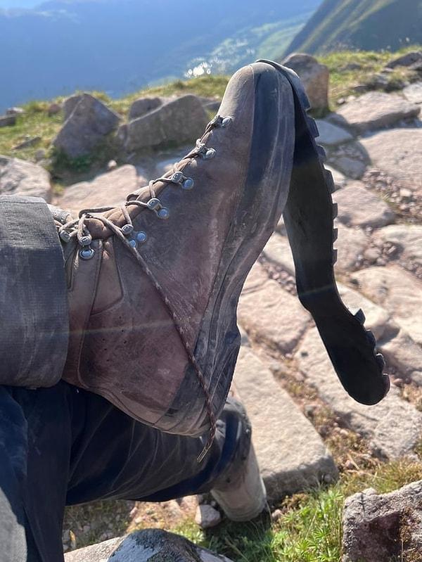 8. 'İngiltere'nin en yüksek dağına tırmanırken ayakkabımın tabanı koptu.'