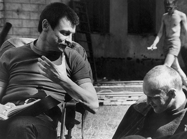 Tarkovsky'nin filmleri insan duygularının derinliklerine ve insan ruhunun karmaşıklığına iner.